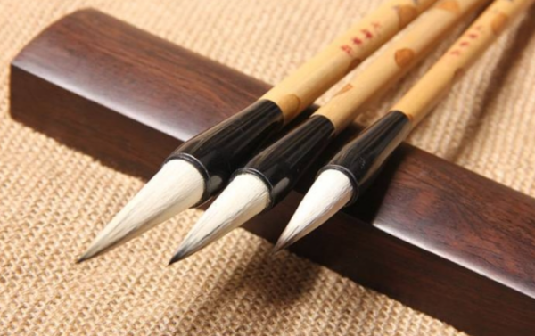 水彩笔，毛笔，油画笔有什么不同？